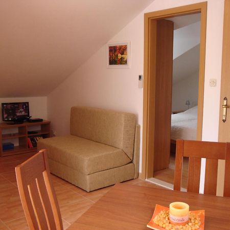 Apartments Dadic ツァヴタット エクステリア 写真